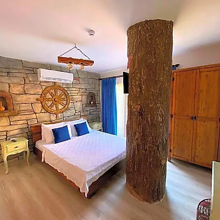 Pupa Alacati Çeşme