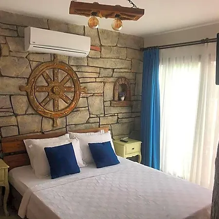 Pupa Alacati Çeşme