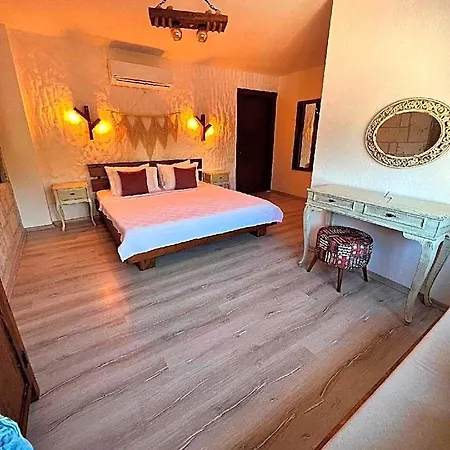 Pupa Alacati فندق 5*